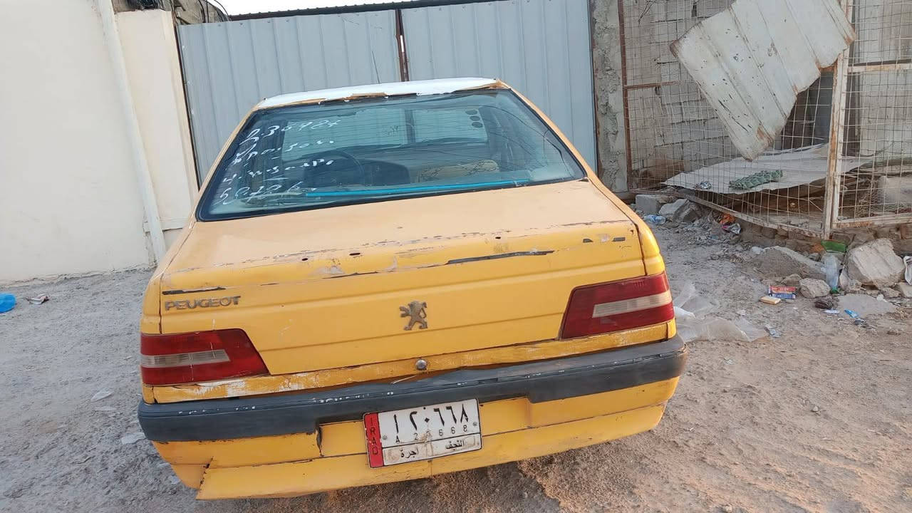 سلام عليكم
سياره بيجو للبيع اصولي رقم الاماني مثل ما موجوده بصوره 
كلشي شغال مابيه نقص كهربائيات لاتات عالي ناصي جامات 
السياره مكاني نجف كوفه مداور ثاني يوم تريد وكاله هم ترهم 
السعر ب16ورقه ومجال بسيط 
***********
***********
