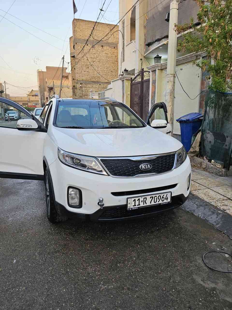 السلام عليكم للبيع سورنتو 2014 خليجي فول مواصفات رقم
بغداد  بسمي/ مكينة  وكير كفاله/  السياره بيها فقط  صبغ
جاملغ، فقط بدون اي حادث بدون دواخل السيارة7 راكب 
تبريد 3 قطع  بصمه ترحيب/ كشنات كهربائي سياره الله شاهد ممتعوبه واجدد من صوره تجي وتفحص  سونار موجود مكاني بغداد الحريه.

 *********** //////السعر 173 وبيها مجال
