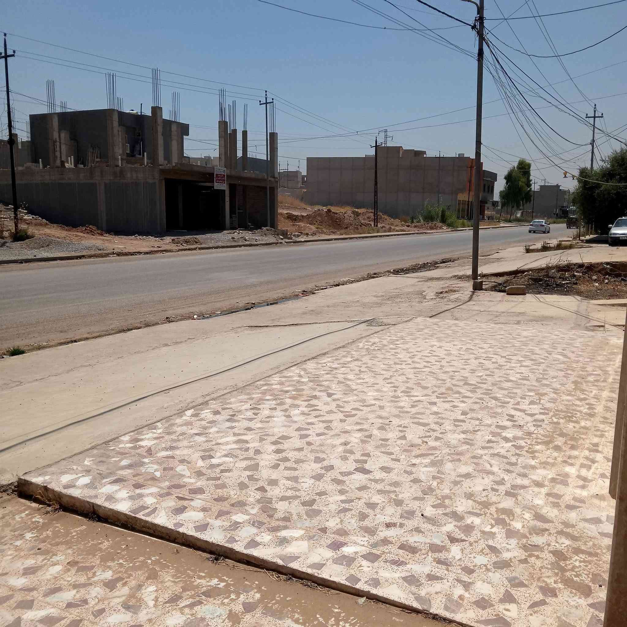 عروض مكتب انوار الخير
دار للبييع على شارع تلكيف 
مساحه ٢٤٠ متر طابقيين
طابق الول استقبال ومطبخ وهول
وغرفتيين نوم وصحيات
طابق ثاني ٣ غرف نوم وهول ومطبخ
وصحيات 
طابق ثالث غرفه وبيتونه
دار فارغ استلام فوري
***********
***********
