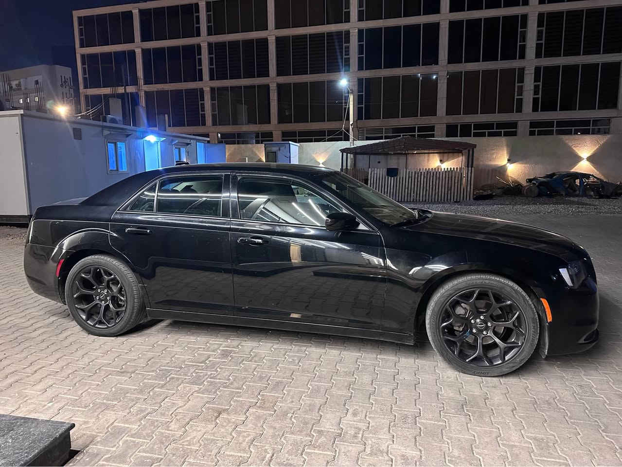 Chrysler 300 : اوباما 
مديل :2019 
الون :اسود 
مواصفات : c ما عدى البنوراما 
الحادثه :جاملق + بنيد 
وارد امرييكي السياره 

السيارة جاهزه ما بيه اي شي نقص حداديه كير مكينه كفاله
سعر220بيهه مجال 
*********** البصرة, العراق
