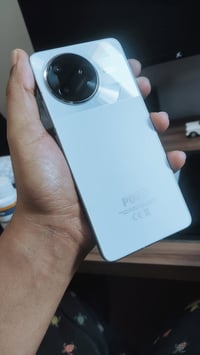 بوكو F7 برو • بطارية ٩٦٪ • فضي