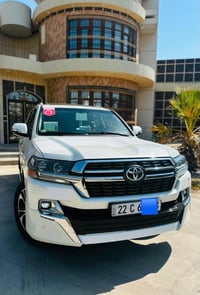 لاندكروز GXR • ٢٠٢١ • بحريني
