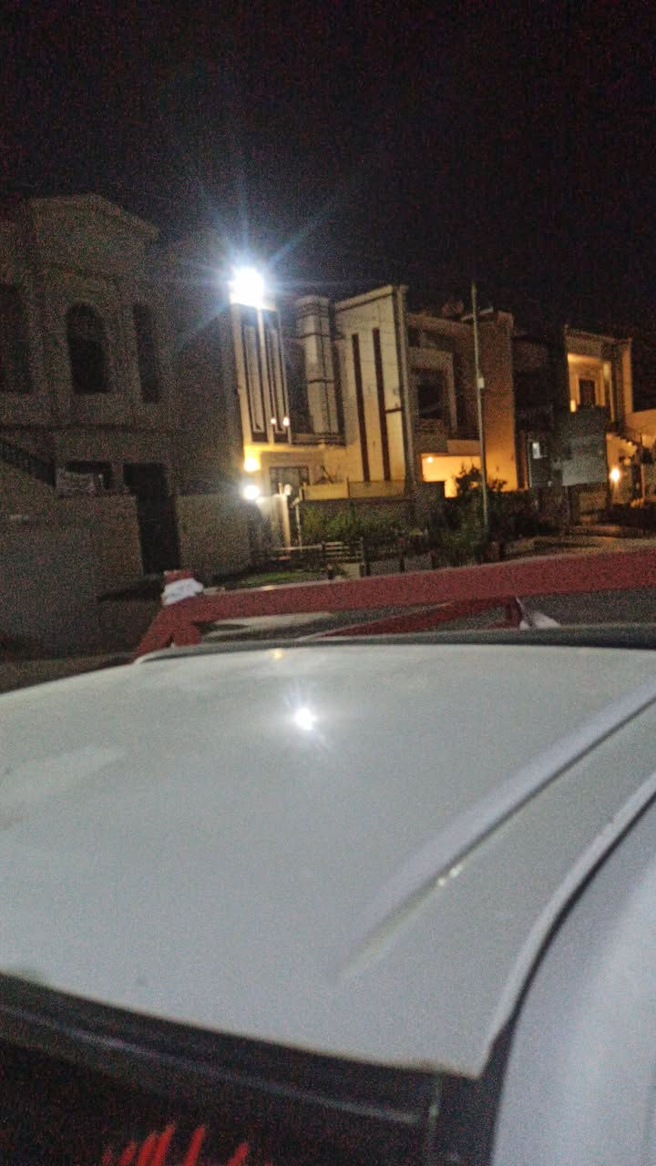 نیسان تاک 2002 استرات خاص چوار قولاب ناو سور تەبرید بێ دەعم و لێدراو
قوفڵ مەرکەزیە ناو سورە  تەبریدە بەس پاوەر نیە

سەقف و شانی قەترە بۆیاغی نیە
دەعم و لێدراوی پێوە نیە چواردەوری  پەڵە پەڵە بۆیاخی هەیە
من بەحیزام ئەی فرۆشم

سعری 48 گڵا

چەمچە و ناو بۆدی لۆکی لەسەرە حازرە بۆ ئیش

سەیارەکە ساغە وەکالەیەکی لەگەڵە من بەعلوج کڕیومە بەعلوج ئەی فرۆشم کەفالەتی مەدەنی بەشەرت 

گێڕ و مەکینەی بەشەرت مەکینەی کابرێتەرە بیلادە 2002وە ماشەڵا زۆر بەقوەتە 

کاڕەبایی هەموو گیانی بەشەرت جوابی کۆمێنت و نامە نادەمۆ مشتەریت تەلەفونکە ***********

ئادمین❤
