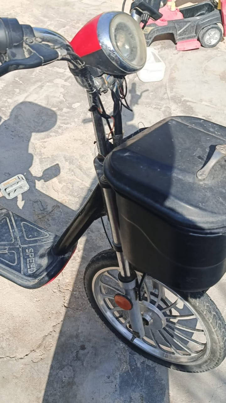 باسكل شحن اربعه بطاريات كلشي مابي نقص شاحنه جديده وعقل جديد بي نقص واحد يرادله ضفيره جديده ضفيرته محتركه العنوان كربلاء حي العباس عامود 53 هذا الرقم ***********
