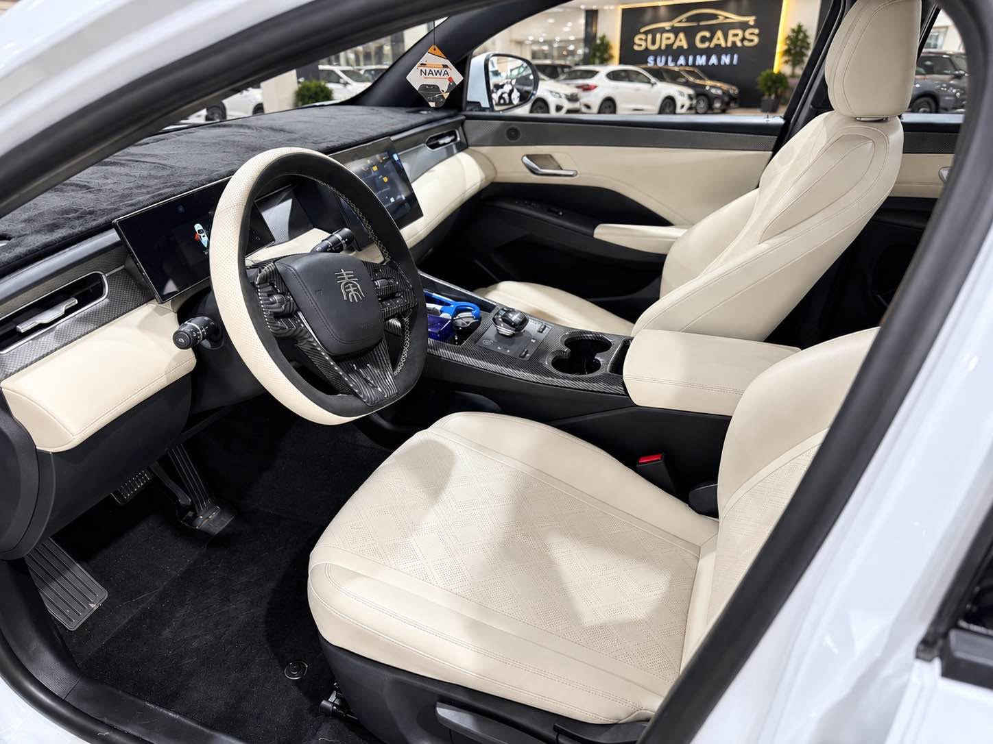 🚘🔥 **BYD QIN PLUS 2025 **🔥🚘

✨ زۆر تازە و پاکە ✨

🛣️ ڕۆیشتووە: 43/000 کم

🛠️ حاڵەتی ئۆتۆمبێل:
🔹 بێ بۆیاخ
🔹 بێ شوخت
🔹 تەنها یەک بستە PDR لە ژێر دەرگای سایەق 
❌سەقفی بێ تەرزەو چاڵ 
🔹 ناو زەرد

💰 نرخ: 137 وەرەقە 🔥

📍 شوێن: سلێمانی

📞 بۆ زانیاری و پەیوەندی:
***********
*********** السليمانية, العراق
