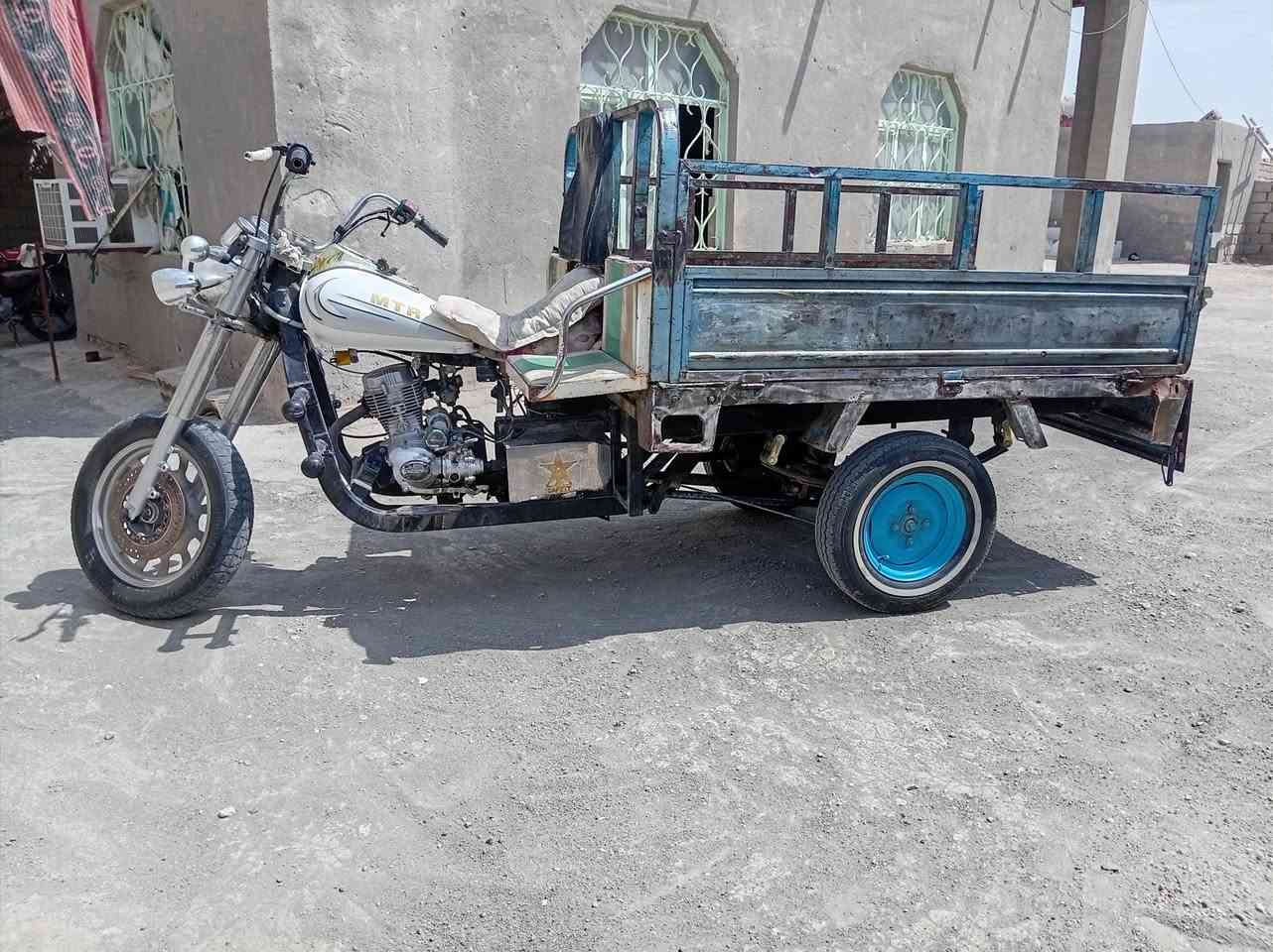 مديل ١٠ رقم بيض مثنى مداور ثاني يوم للبيع بواحد و١٠٠وبيهه مجال ***********
