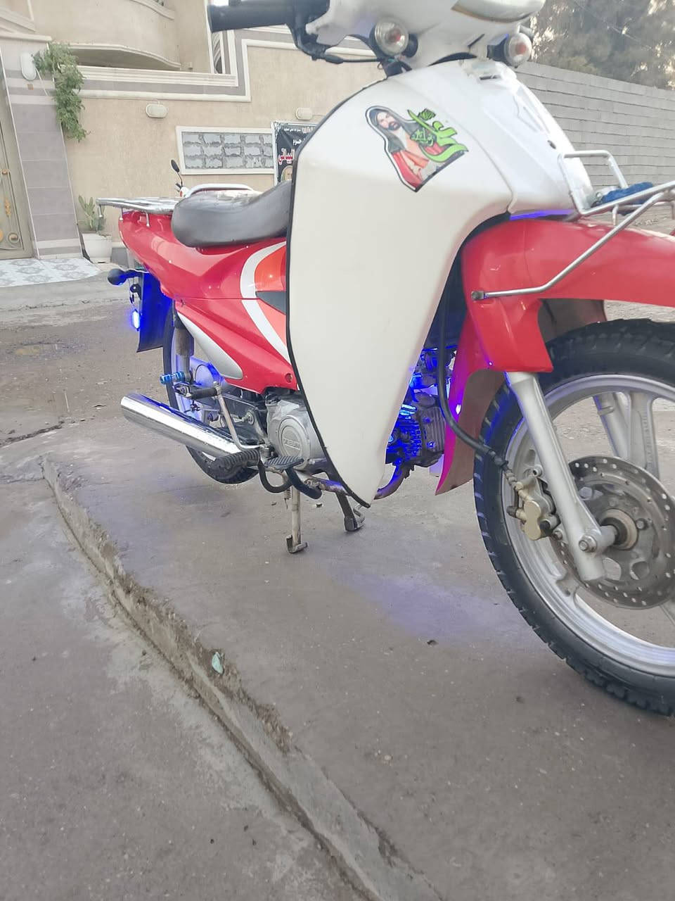 مطور سرفيز للبيع نضيف محركه ابلادي مناقصه شي ***********المو شري ليتصل
