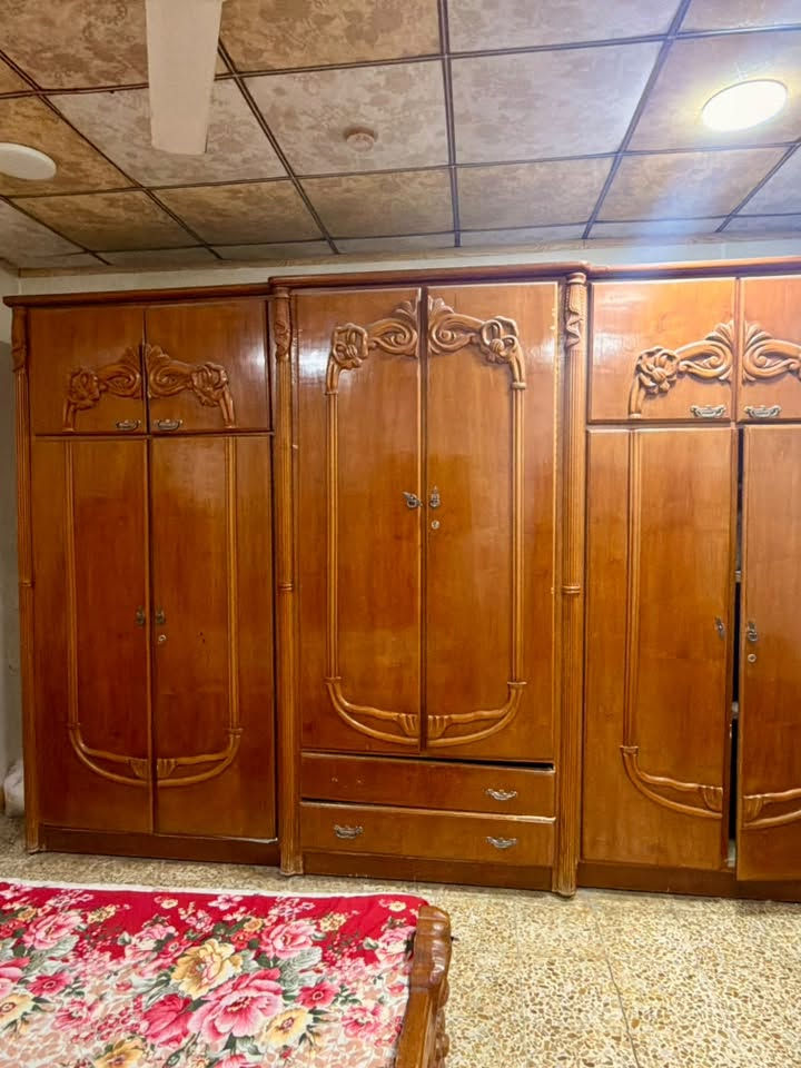 غرفه اخشاب صاج دنك زان ثقيله للبيع مبارك علياخذها شغل ثقيل
السعر 600 
للاستفسار الاتصال 
***********
***********
