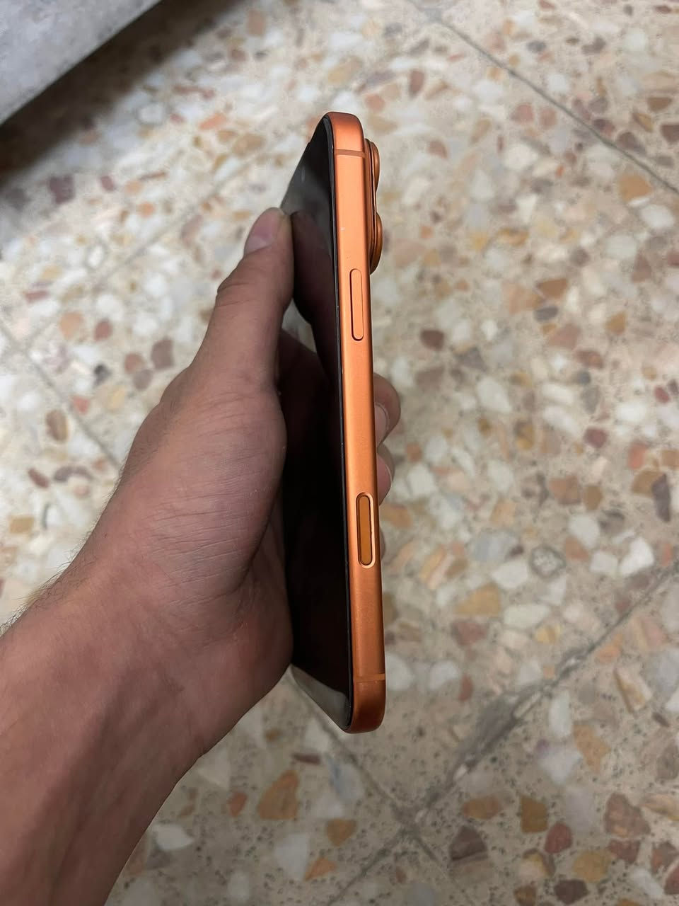 سلام عليكم للبيع ١٧ برو ماكس ذاكره ٥١٢ بطاريه ٩٦ الجهاز كلش نضيف بلادي ممبدل بي اي شي 
مستعجل ع بيعته السعر مليون و٨٢٥ وبي مجال انتبه ذاكره ٥١٢
مكاني بغداد الامين 
للاستفسار هـ ***********

نص مكتوب في الصور:
- 18:05
- حول
- الاسم
- < iPhone
- إصدار iOS
- < 26.6.1
- اسم الطراز
- iPhone 17 Pro Max
- رقم الطراز
- MFYT4ZA/A
- الرقم التسلسلي
- FFV02VHFCW
- الأغاني
- 0
- الفيديوهات
- الصور
- 2
- السعة
- 512 غ.ب.
- متوفرة
- 487,29 غ.ب.
- عنوان Wi-Fi
- BC:9F:58:4B:09:52
- Bluetooth
- BC:9F:58:50:C3:BE
- البرنامج الثابت للمودم
- 1.70.01
- SEID
- 18:06 حالة البطارية حالة البطارية عادية تعمل بطارية iPhone هذه على النحو المتوقع. حول البطارية والضمان... الحد الأقصى للقدرة 96% هذا قياس لقدرة البطارية مقارنة بقدرتها عندما كانت جديدة. قد تتسبب القدرة المنخفضة بتقليل ساعات الاستخدام بين عملية الشحن والأخرى. عدد الدورات 235 هذا هو عدد مرات استهلاك iPhone لقدرة البطارية. معرفة المزيد... تاريخ التصنيع سبتمبر 2025 أول استخدام يناير 2026