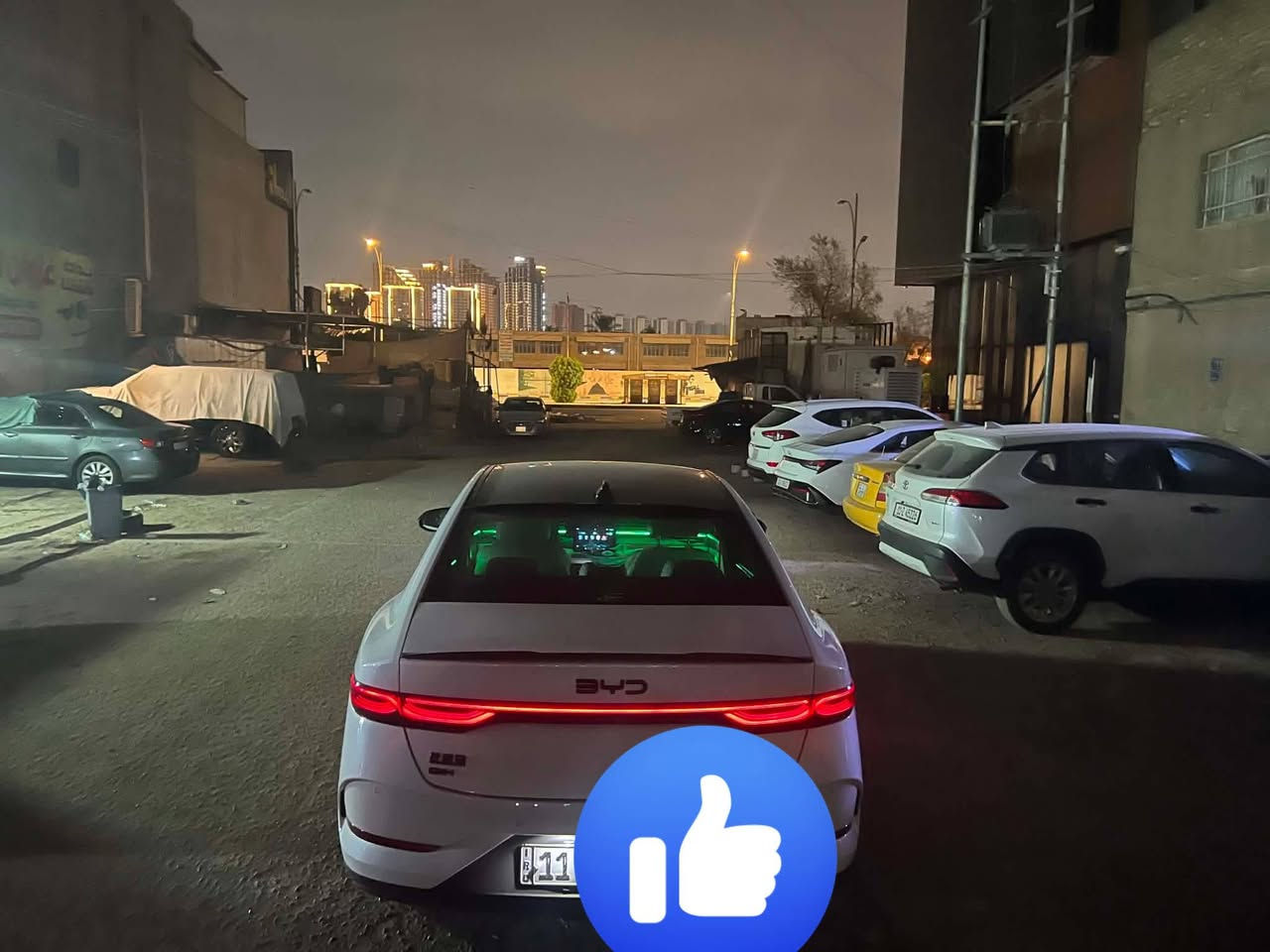 السلام عليكم گن بلاص للبيع 
السعر 19مليون و400 بيهة مجال بسيط 
2025داخل ابيض مواصفات  
السيارة جديدة على وضع الشركة وجاهزة  من كلشيي عليهة اضافات 
1-تغليف  عازل حراري أمريكي جامه الخلفيه 
انارة داخلية سستم كامل سعرة 100دولار 
تغليف يداد البوب والمري  الجانبية  
السيارة كاملة من كلشي ماشية 24 الكلي  
السيارة بيهة 3رصعات عده هذني السيارة مكفوله كفاله عامه بسمي بغداد رقم شبه مميز 
للاستفسار ***********
