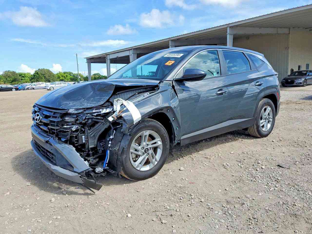 السلام عليكم 
لبيع هونداي توسان 
موديل 25 
حالين بعمان منطقه الحره 
حادث كما موضح بالصورة 
بدون دواخل
بمكان المشتري دخالها ذوي الشهداء 
السعر ب130مطروحه بعمان 
مكاني بابل 
***********
