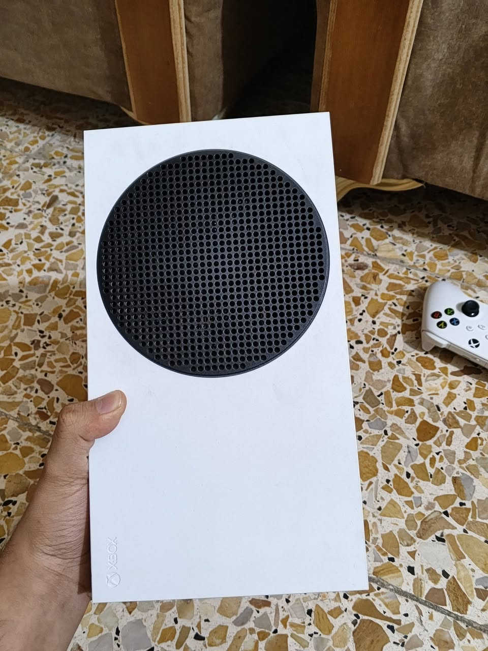 🎮 للبيع Xbox Series S بحالة ممتازة 🎮
أعرض للبيع جهاز Xbox Series S الأصلي، بحالة ممتازة جدًا، يعمل بكفاءة 100% بدون أي مشاكل أو أعطال.

المحتويات:

✅ جهاز Xbox Series S أصلي.
✅ يد تحكم أصلية.
✅ جميع الأسلاك الأصلية.
✅ الكارتونة الأصلية موجودة.
✅ جهاز ubs اوفلاين GP850VA
✅ الجهاز نظيف جدًا ومستخدم استخدامًا خفيفًا.
✅ تم عمل فورمات للجهاز، وجاهز للمشتري مباشرة.
❌ لا يحتوي على أي حساب أو اشتراك Game Pass.

💰 السعر: 500,000 دينار عراقي (قابل للتفاوض بالمعقول).
اصدار 2025 شهر الواحد
📩 للاستفسار أو التواصل،
الرقم: ***********
