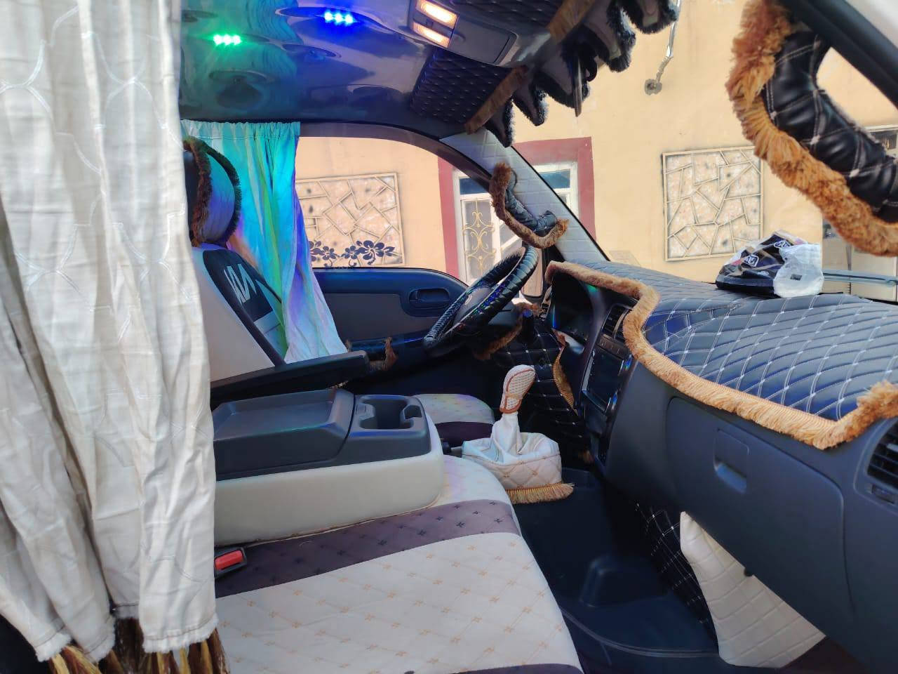 السلام عليكم للبيع دبل قماره كيا بنكو نثية 2700  موديل 2022 رقم واسط نكليزي 
مشروع وطني داخلة هزة مكفولة كفالة عامة كير اكسن  شاصي ورقم شاصي شرط مكفولة من الشخط و الضربة والصبغ كلة على وضع البلاد شرط بس اليدور نظيف يتصل سياره شرط السونارر.‏‪ سياره دوشومه فول سسيستم سياره مال جناي السيارة خير من الله  تدفئه تبريد ثلج خير من الله السيارة   ماعايزها شي  كلش السياره نضيفة  بمعنى  الكلمةللاستفسار اتصل‏‪‏‪
‏‏‪***********‬‏
