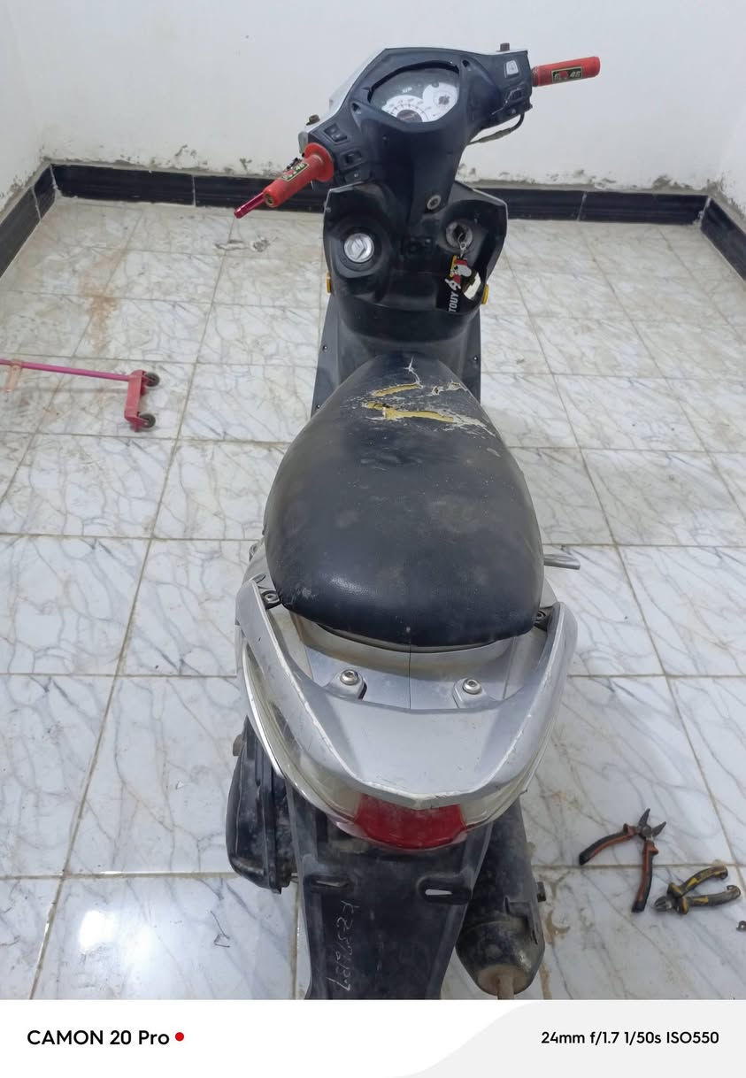 سلام عليكم دراجه طافيه ما اعرف شبيه السعر 125 وبيه مجال بصيط مكاني نجف قرب جسر الرضويه اذا مو شراي اعبر المنشور ***********

نص مكتوب في الصور:
- CAMON 20 Pro • 24mm f/1.7 1/50s ISO533
- CAMON 20 Pro • 24mm f/1.7 1/50s ISO550
- CAMON 20 Pro • 24mm f/1.7 1/50s ISO689
- CAMON 20 Pro 24mm f/1.7 1/50s ISO569