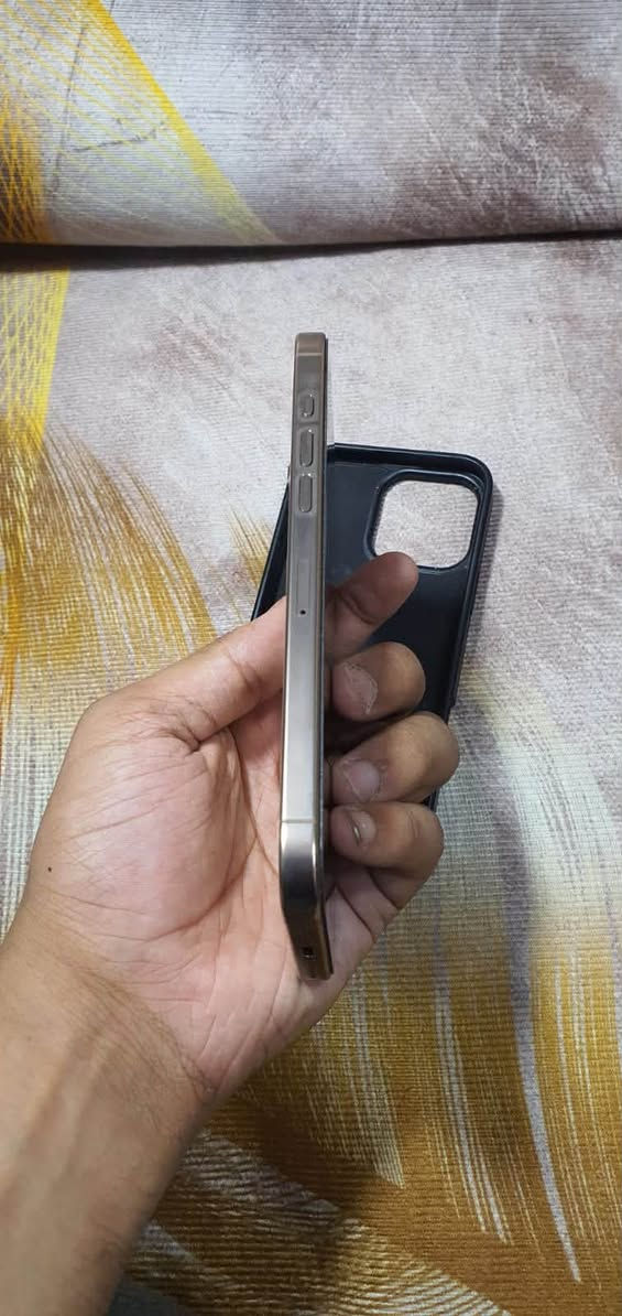 ‏ iPhone 16 للبيع بطارية واضحة يمكم ‏ياباني نظافة 100% مكان نجف ￼ غرابة كاملة كرتونة سعر 1325￼￼ $***********
