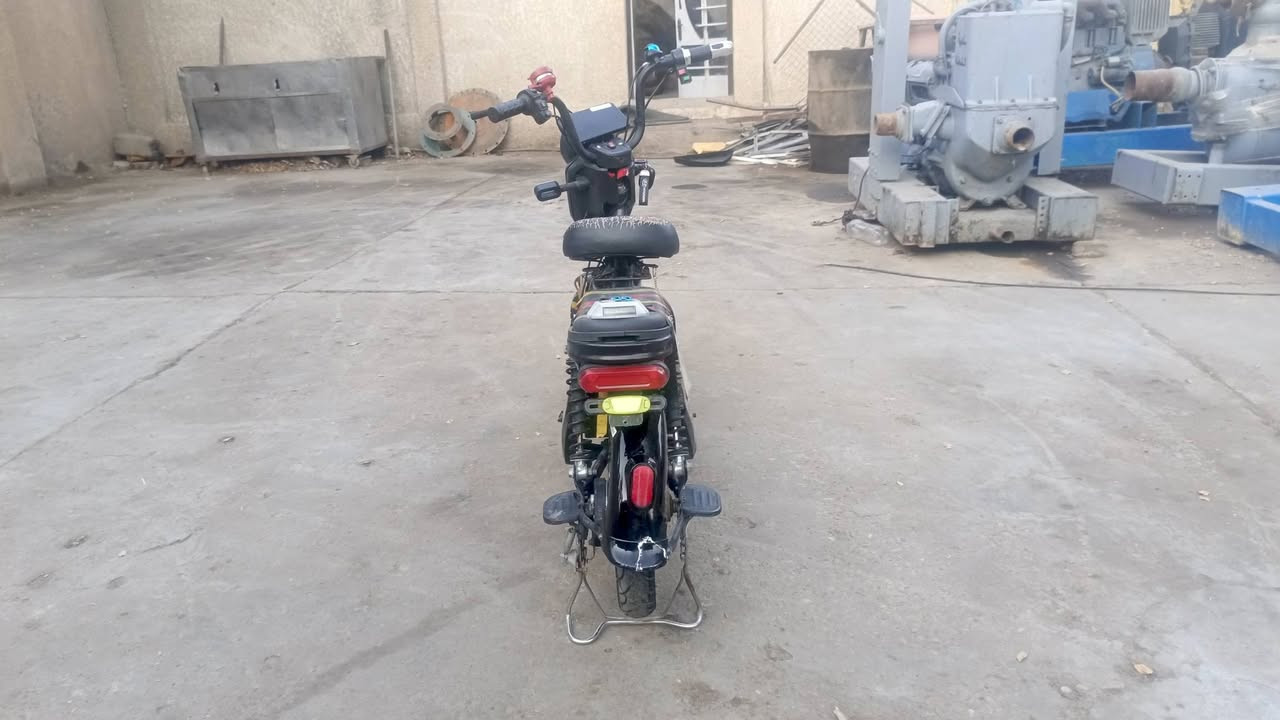 دراجه شحن سعر ١٥٠
مكان بغداد الشعله 

***********
