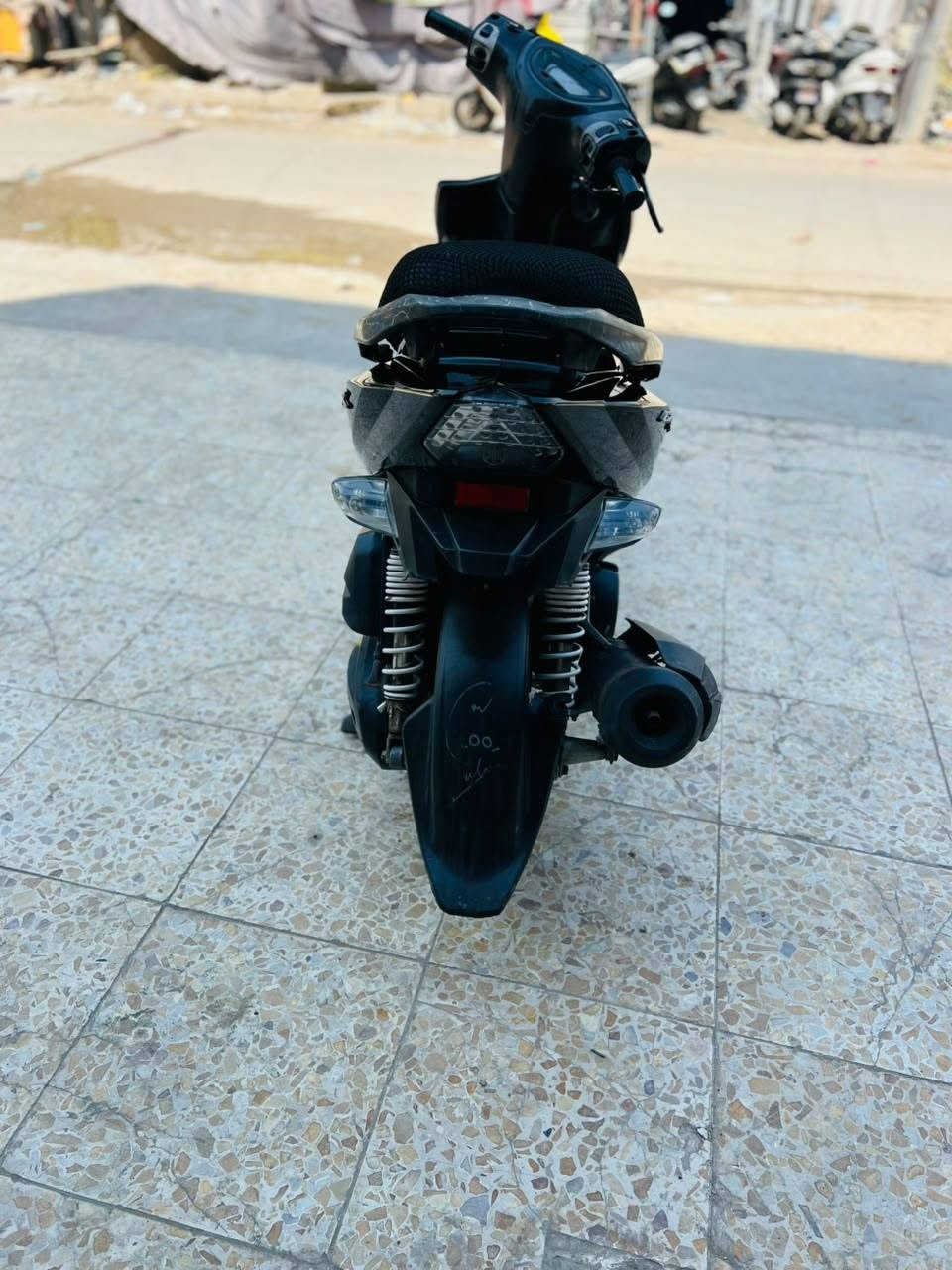 السلام عليكم GTR للبيع  الدراجه مرتبه  وناعمه بيها نقص دشبول مكسور سعرها 675  بغداد الغزاليه ***********
