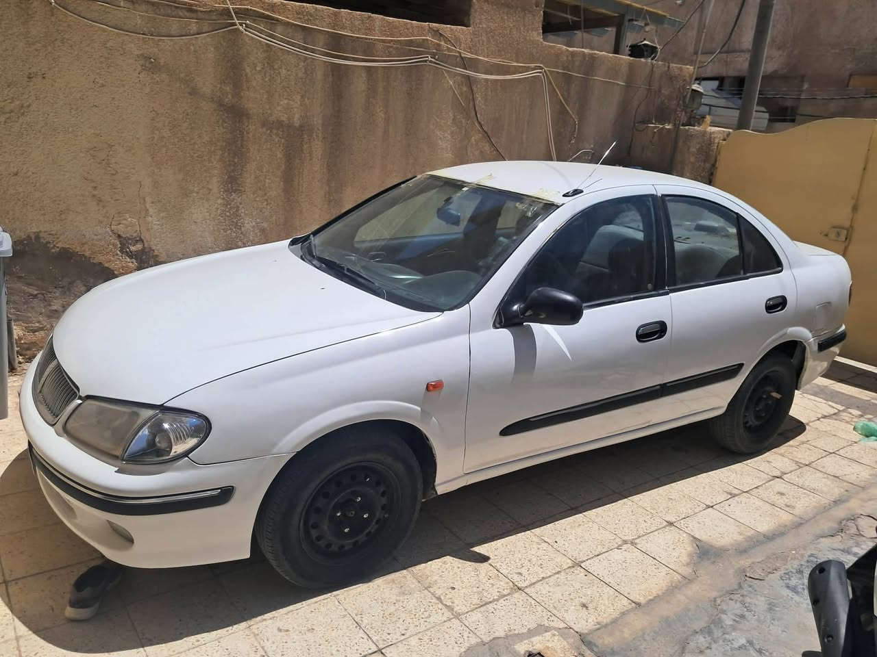 نيسان سني ٢٠٠٢ مصبوغه عام بدون ضربه 
كير عادي 
محرك 
كير 
تبريد كله جديد
دوشمه جديده
رقم بغداد
مكاني بابل جبله 
السعر ٥٥
الاتصال عالرقم ***********
