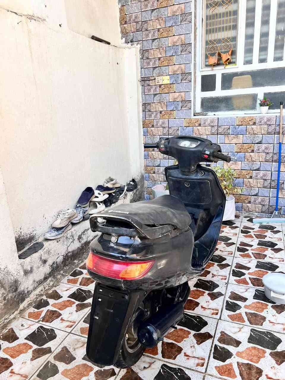 دراجه فراشه للبيع كهربائيات شغاله مكينه ناعمه كلش  مكان حله مركز سعر 280وبيه مجال مستعجل ع بيعته  ***********
