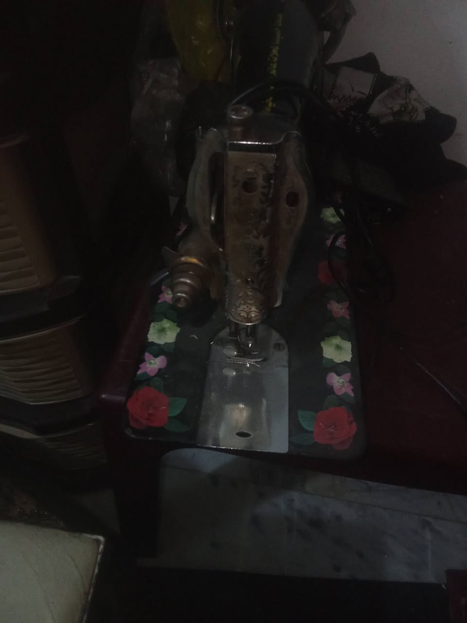 مكينه خياطه نوعيه ام فراشه مستعمله العنوان بغداد جديدة السعر 100 وبي مجال .
