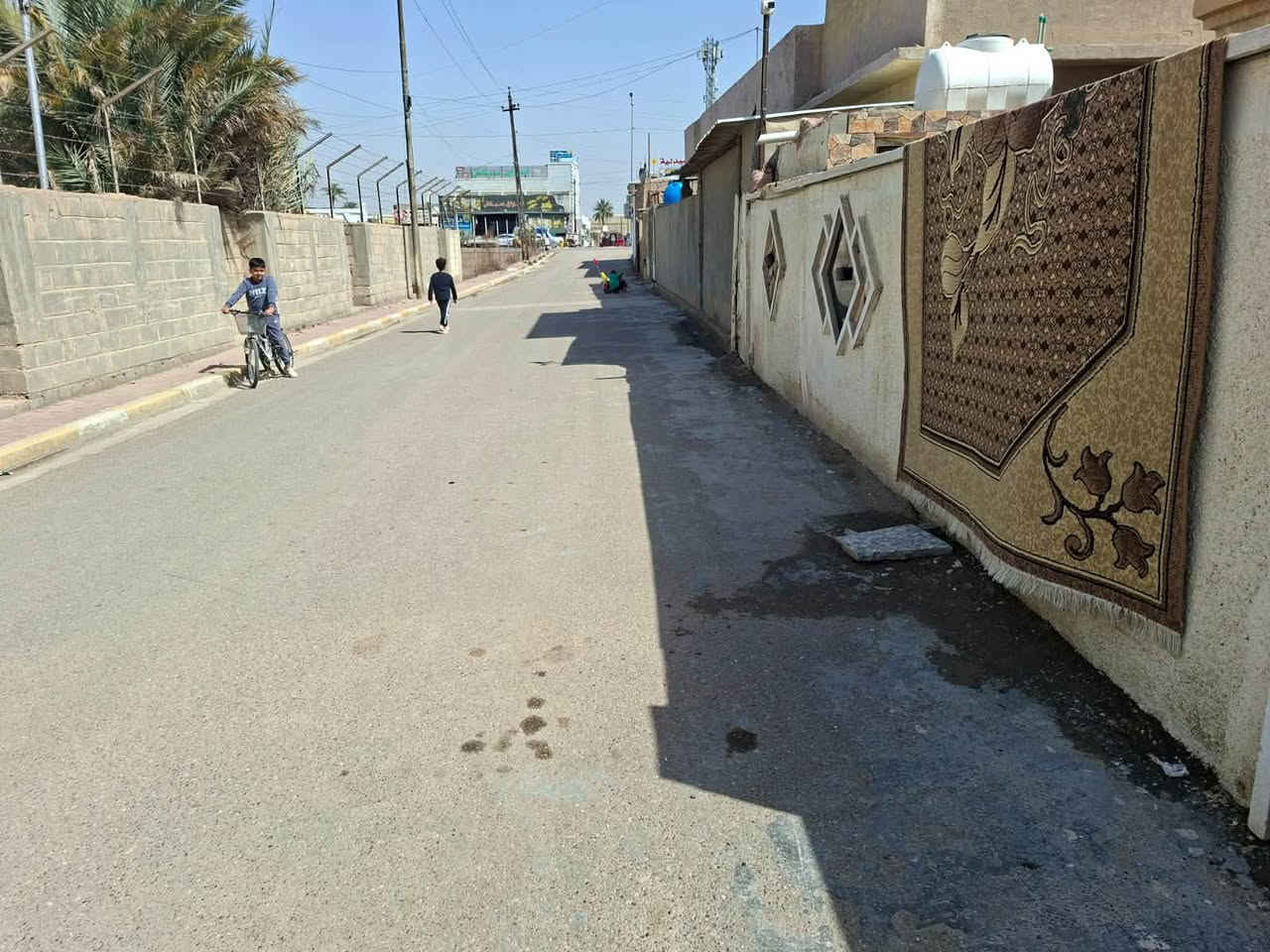 السلام عليكم
بيت زراعي 117 للبيع
المساحه 252
على شارعين
طابقين يتكون من استقبال مطبخ وموزع
3 حمامات 
3 غرف نوم 
العنوان المدائن حي الاستقلال 
مقابيل أسواق سبلاش
الاستفار ‭***********‬
