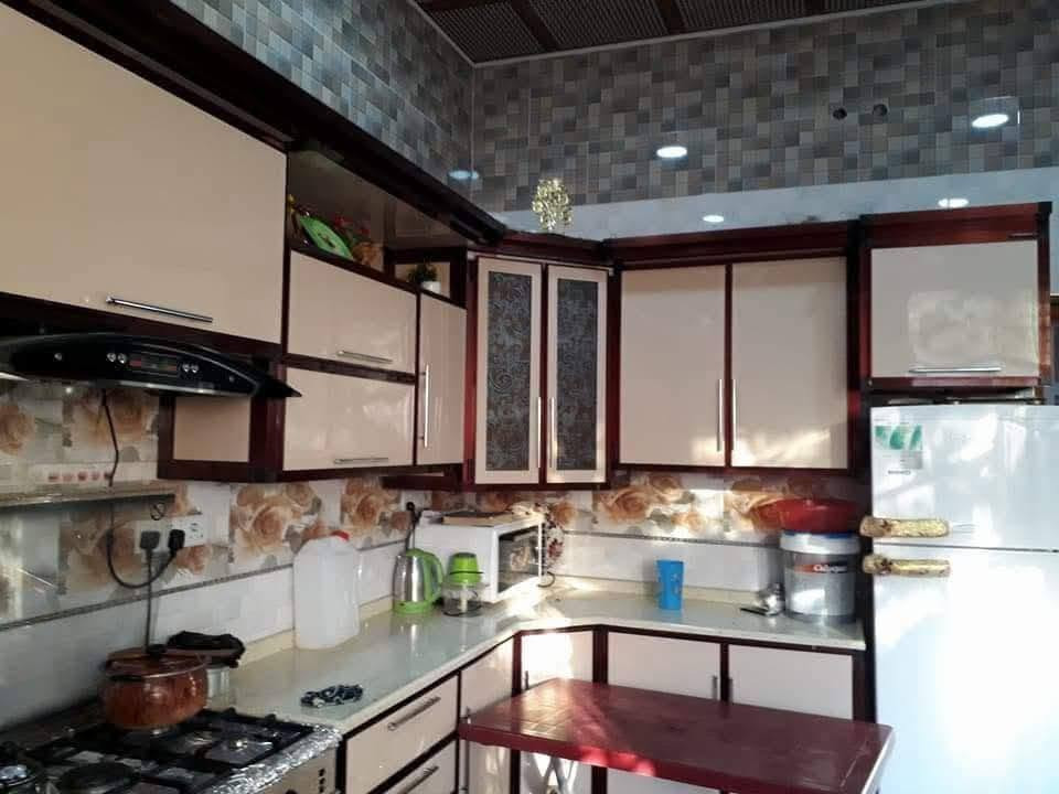 يعلن مكتب عقارات أبو انور الطويسة عن وجود بيت البيع في حي الرافدين مساحة 177 متر وجه 11 متر طابقين يحتوي على 4 غرف نوم وصاله 2 وستقبال ومطبخ وصحيات وكراج بناء 2017 بناء طابوك قريب على الشارع العام 20 متر البيت فارغ جاهز السكن سعر المطلوب 425 مليون وبيه مجال مكان راقي ممتاز الستفسار//***********//***********// كما نستقبل جميع عروضكم وطلباتكم التجارية والعقارية المكتب مجاز قانونيا المكتب ماقبيل مطعم الحسون عقارات أبو انور الطويسة #عقارات #ابوانور #الطويسه #بيع #شراء #استثمار
