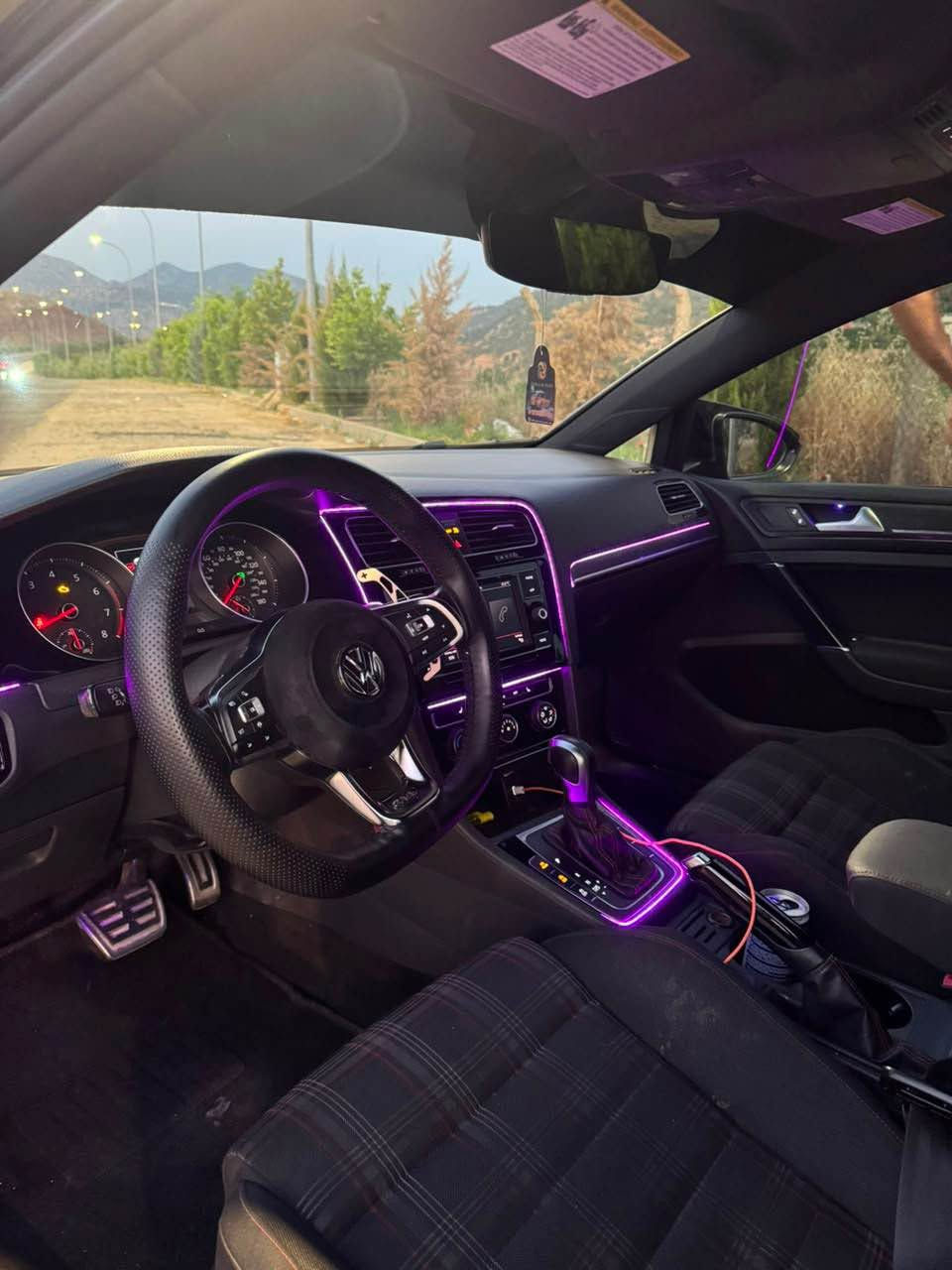 گولف Gti فول بس بئ بانوراما 
موديل 2020 سياره عام لسقه مات كريه 
كير محرك جديد 
ستيج 1 
سستم گزوز و شوطه 
4 ويل سبورتي 
3 قطع صبخ بئ شاصي 
70 هزارا يا ب ريفه جوي 
غرامه مليونه ك يا لسه ر دي سعرئ هيت خار
سعر 126$ ورقه
رقم تلفون *********** زاخو, دهوك
