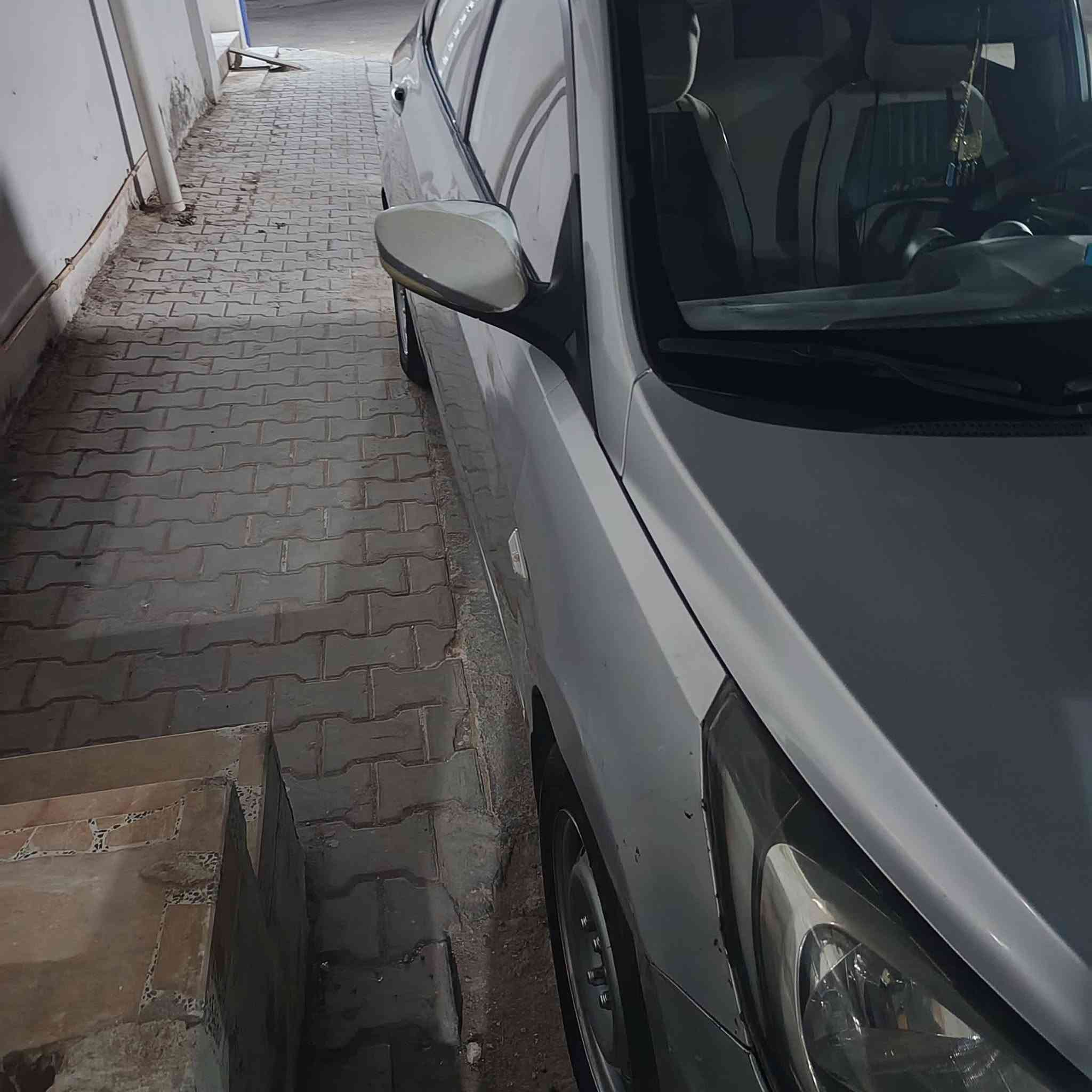 للبيع هيونداي أكسنت 2012 🚘
للبيع هيونداي أكسنت موديل 2012 خليجي، محرك 1600، سيارة عملية واقتصادية ومناسبة للاستخدام اليومي.

🔹 محرك وكير مكفولين
🔹 التبريد شغال ❄️
🔹 بيها تخم تاير
🔹المحرك قطرتين 
🔹 باب السايق مبدل، لون أبلادي
🔹 السيارة جاهزة للاستخدام
اللون: سلفر ⚪ | رقم مميز نجف 📍 | للتواصل: [***********]

للمهتمين والمعاينة على الطبيعة، يجي ويشوف الله يبارك للمشتري. 🌹 رايده ٧٥ ورقه وبيه مجال  .
