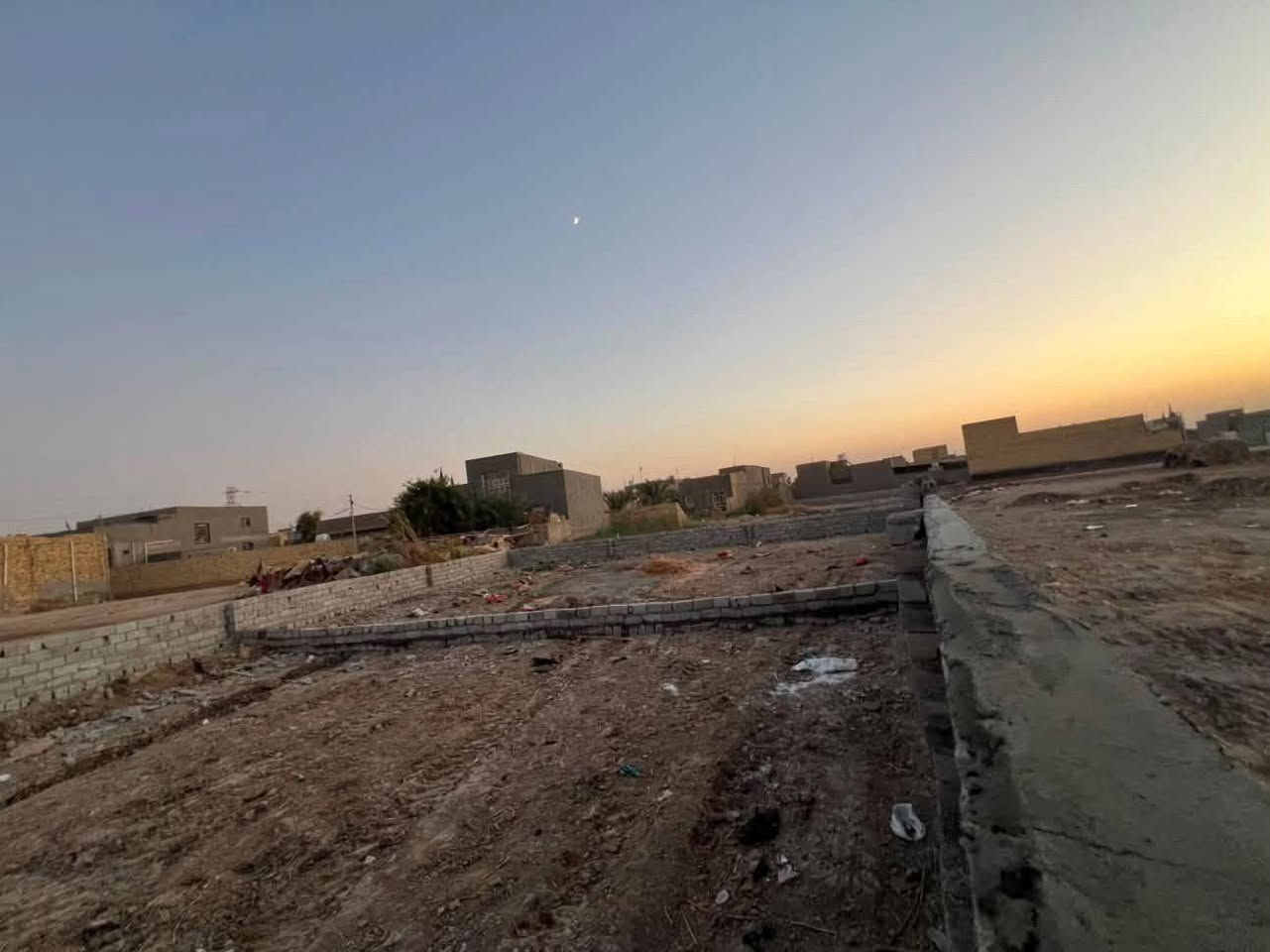 🏡 أرض طابو زراعي سند 25 للبيع

📐 المساحة: 500 متر
📜 طابو زراعي سند 25
🔒 الأرض مسيّجة بالكامل
📋 المخطط موجود وكامل

📍 العنوان: حي الأمين – خلف بانزين خانة الشموس

💰 السعر: 35 مليون
💵 يوجد مجال بسيط للتفاوض

📞 للاستفسار: ***********

🏢 أو مراجعة مكتب علاء الخالدي للعقار
📍 حي الفرات – شارع الصب
