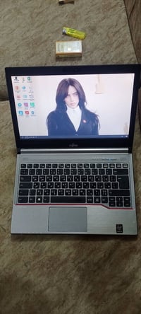 للبيع لابتوب Fujitsu Lifebook E734 (ياباني أصل) المعالج: Intel Core i5...