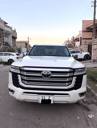 لاندكروز VX موديل ٢٠٢٣  ماشية ٣١ الف  سيارة كفاله عامة علئ وضعية الشرك...