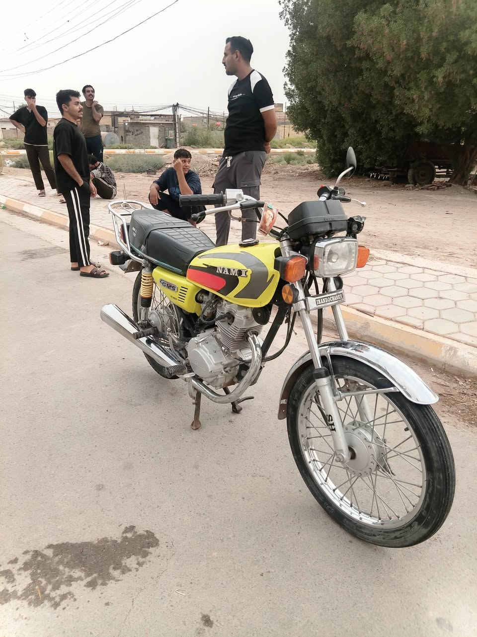 للبيع اربعه كير
موديل 22 اوراق اصولي
دراجه مرتبه ما عايزه شي
مكينه نضيفه ما مفتوحه 
السعر 650 وبيها مجال
عنواني كوت تقاطع الدجيلي
*********** الخاص مقفول

