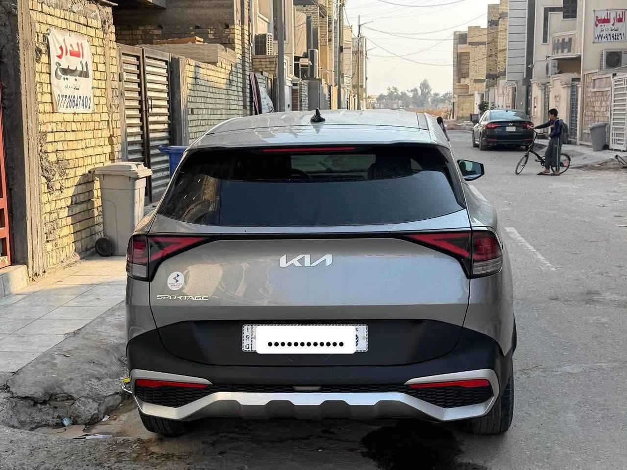 السلام عليكم 

كيا سبورتج￼ موديل 24   امريكي رقم بغداد باسمي 
محرك 2500GDi 
ماشيه 16 ميل 
حادث  السياره جامغ مال سايق 
صور حادث وسونار موجودات بالمنشور 
السعر 200 ورقه وبيها مجال 
  
موصفات 
سويج 
ترحيب 
رادرات  
مانع تزحلق 
3 انظمه قياده 
اشاير بالمري 
حساس امامي خلفي جانبي 
تبريد قطعتين
مود درايف
سايد بريك دكمه كهربائي 
كشنات جلد لونين اسود واحمر 
شاشه منفصله كار بلي
لد امامي خلفي
اناره محيطيه داخل سياره 
ارضيه جلد 
تايرات جدد 
سبير وتاير اصليات 

بغداد الزعفرانية
***********
