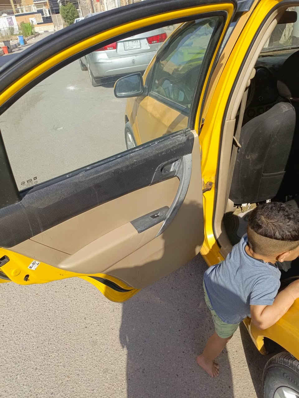 السلام عليكم 
افيو خليجي للبيع مكينه مفتوح مو مسكر
كير اوتو 
مكانه ناصريه
للاستفسار
***********
