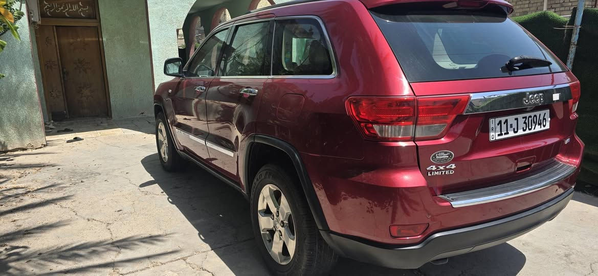 جيب ٢٠١٢ ليمتد فول خليجي بانوراما ومقاعد تدفئة الصندوق كهرباء ماشية ١٤٣ الف السعر ١٨٠ ورقة وبيها مجال مكانها بغداد 
***********
