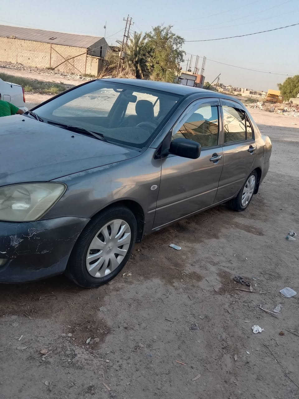 السلام عليكم 
للبيع لانسر ٢٠١١ رقم بغداد محرك وكير زينات تبريد تدفئه شغاله كهربائيات كلها شغاله رايدها ٦٨ وبيها مجال رقم الهاتف *********** مكاني بغداد
