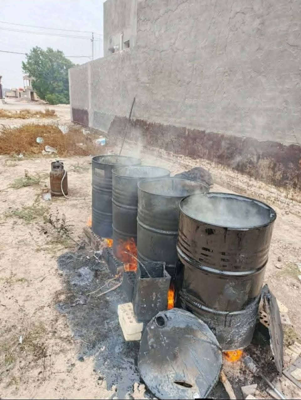 سلام عليكم جير السطوح والاساسات الاوزكام وكافه المباني بسعار مناسبه رقم ***********

