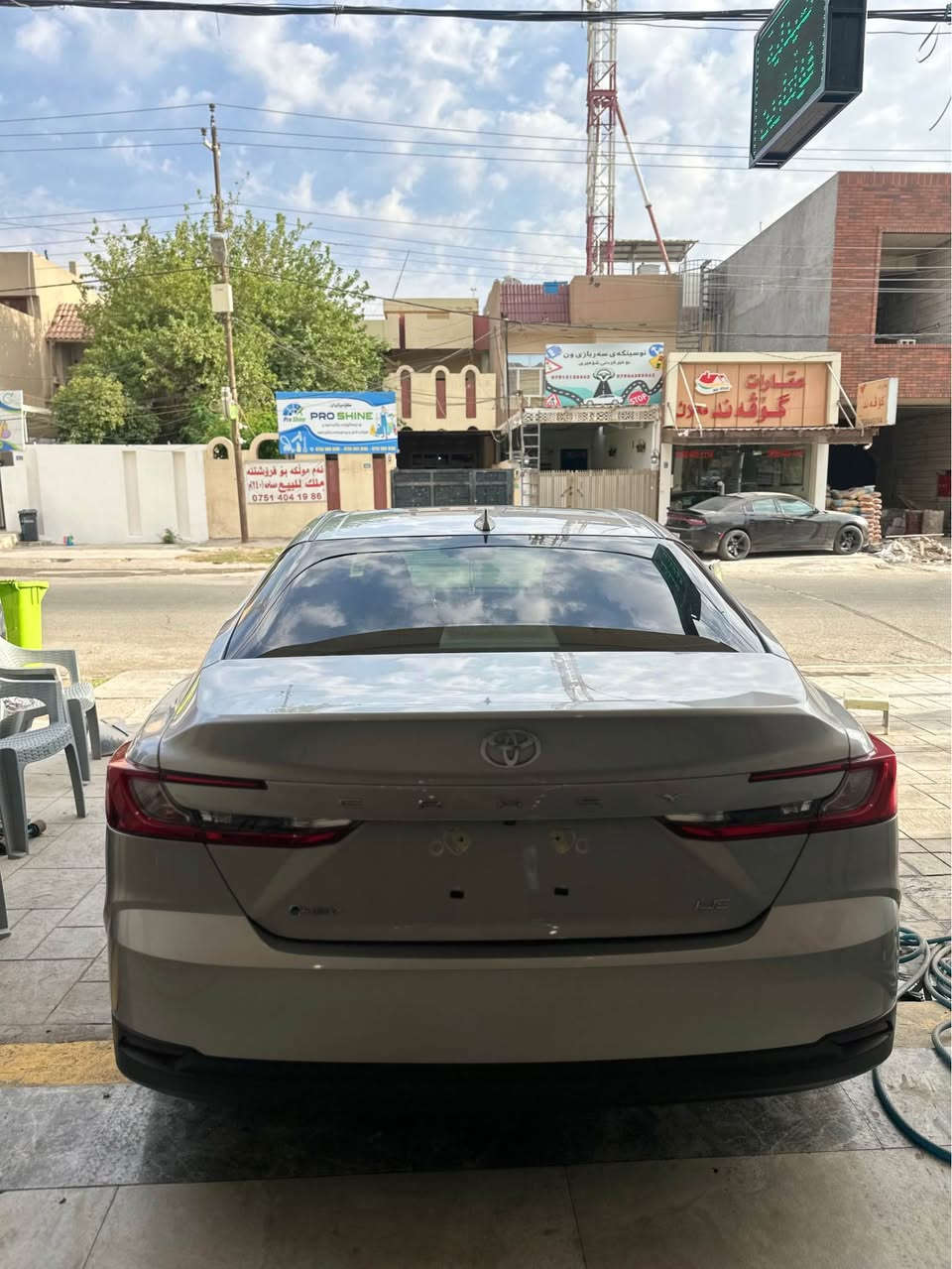 کامری ٢٠٢٥ مواسفات le سەیارەکە پێش و پشتی کەپسە بێ ایرباگە جامرخەکی هەیە لەگەل بستەک بۆنیتی بێ ژۆرێ بێ ایرباگ رادار ٣٦٠ دەرەجە کامیرە بەسمە وایەر لێس ١٨ هەزار رۆیشتوە زۆر زۆر خاوێنە بەس ماشالله ی دەوێ سەیارەکە ژمارە کاتیە ٩٠ رۆژی لەگەڵە کاتی نەشکاوە 
*********** 
*********** أربيل, العراق
