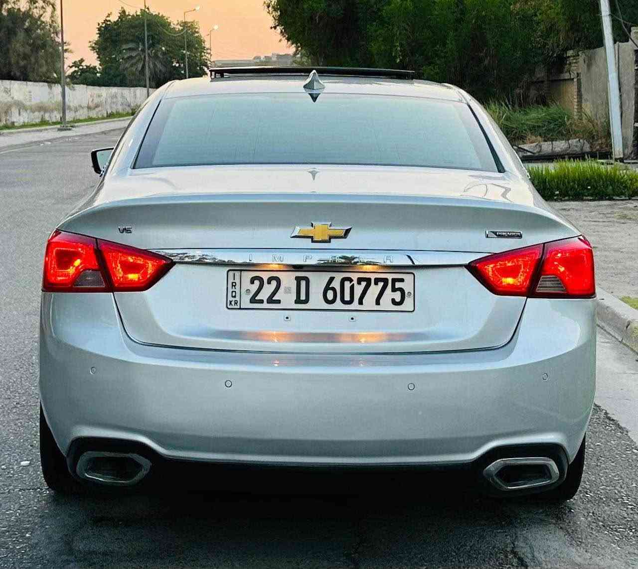 السلام عليكم
برايمر فول الفول 
امبالا خليجي 2017  
ماشيه 152 كيلو متر 
بيها قطعتين رش صبغ فقط 
الباقي مكفول شرط الفحص بدون ايرباك  بدون ضربه مواصفات :فول
-محرك 3600
-تشغيل عن بعد
-اشاير بالمرايات
-رادار جانبي 
-حساسات خلفيه
-سايد بريك بصمة
-كراسي كهرباء مع خزن ميموري
-كراسي جلد
-شاشة قاصة مع كامره خلفيه
-تبريد قطعتين
-دبل تحكم ستيرن 
-ويل كب حجم 19
سيارة جديد وجاهزه بدون اي نقص كير محرك مكفول شرط ممفتوح للعلم بدون شخط ولا رصعه سيارة احلى من صور 
سعر 135 وبيها مجال بسيط 
مكاني بغداد العامريه شارع المنظمه 
***********
*********** بغداد, العراق
