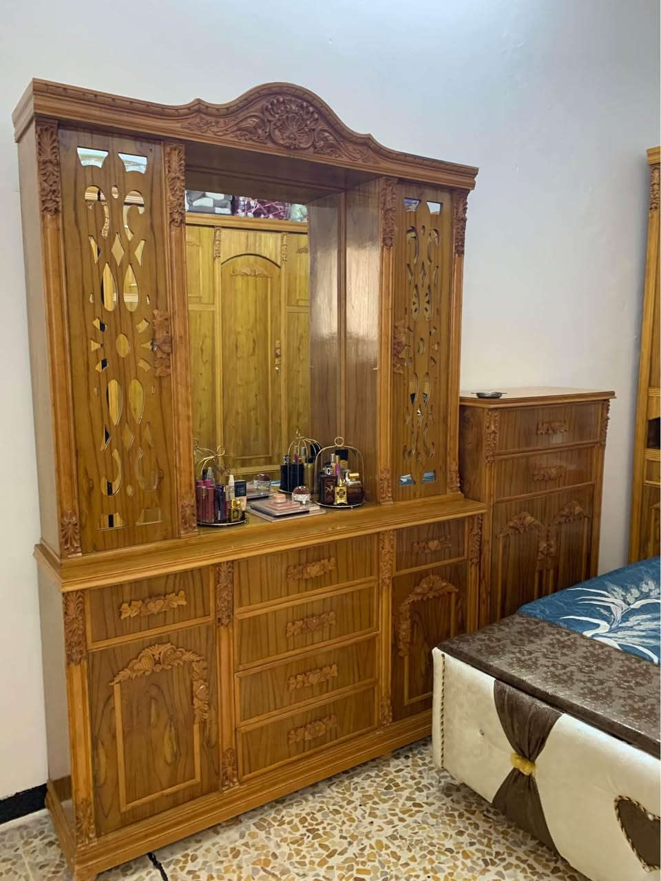 غرفة نوم جديده جداً بل موصل ايمن حي نابلس ***********
*********** موصل, نينوى

