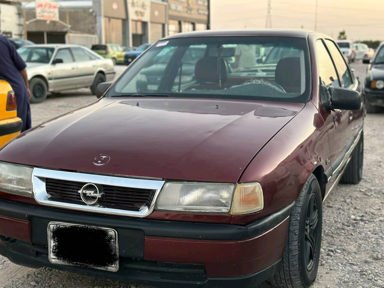 سلام عليكم اخوان سياره للبيع اوبل فيكترا موديل 1991 شرط تحويل مكينه وكير شرط جديد حجم 16 مكفولة كفاله عامه مصبوغة جماليه بدون اي ضربه ساستم سماعات فوال منضومه الياتات زنون جديد اصلي كهربيات كله شقاله سياره أحله من الصور تجي وتشوفه سعر 35بيه مجال مكان صلاح الدين تكريت رقم الهاتف ***********