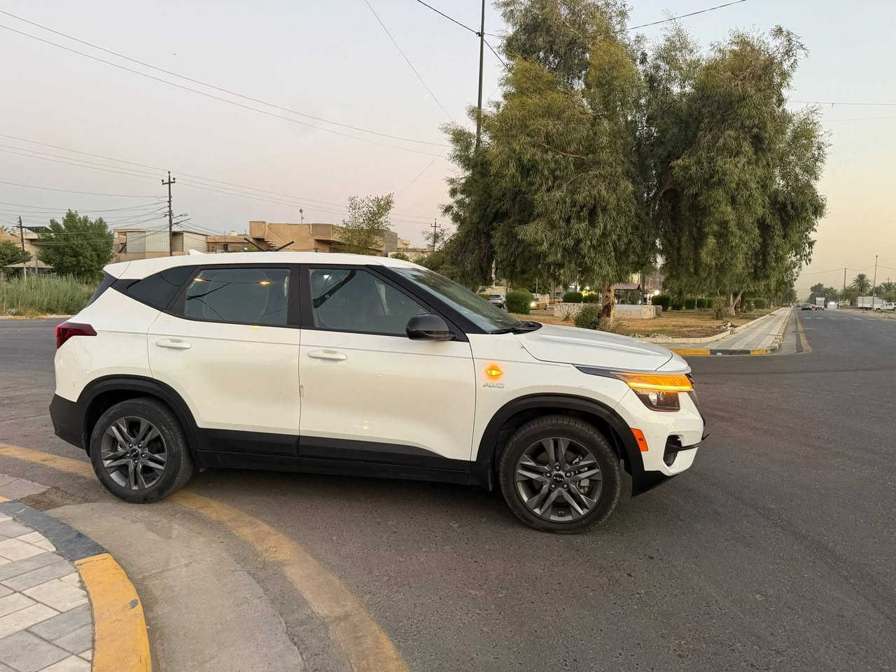 للبيع سلتوز موديل 23 
ماشيه 23 امريكي
 بدون حادث فقط موضح بالصور
 رقم بغداد سنويه لل٢٠٣٠. 
سياره نضيفة بالعافيه ع الياخذه جدا جدا نظيفه
محرك ٢٠٠٠ دوش 
السعر ١٤٢

مكان بغداد نفق الشرطة 
حي حطين
***********
