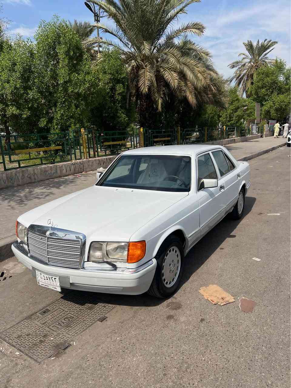 سلام عليكم 
مارسدس جامبو للبيع 
كير و مكينه بلادي ( عنكبوت ) 
منضومه البانزين ادامه كامله عنكبوت و صوندات و فيت بمات فلاتر كلشي جديد 
غرفه قماش نيلي 
كهرباكيا شغاله كلها 
تبريد شغال ثلج 
سياره كامله للاخير 
للاستفسار الاتصال :*********** بغداد, العراق
