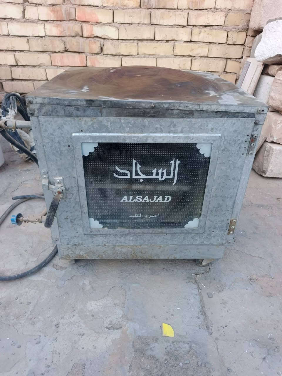 فرن للبيع نضيف وشغال سعر  40 ألف وبي مجال
كربلاء حي المهندسين , 
تلفون ***********
