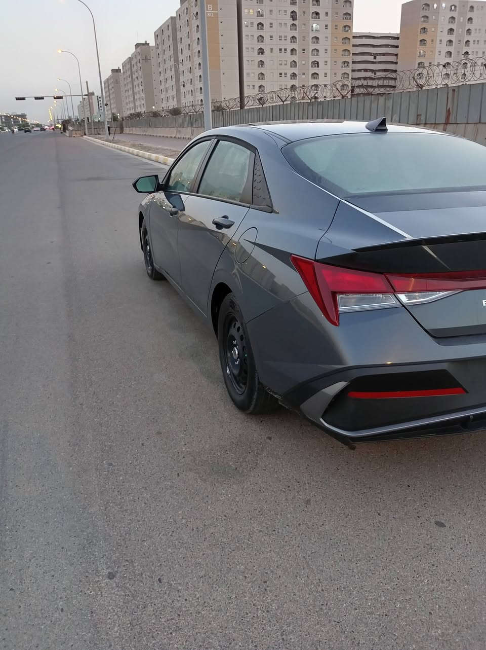 للبيع انترا للبيع انترا وارد امريكي حادثها بس بنيد مبدل يرباك ستيرن بس ماشاميل 11698 مكان البلديات السعر 170 بمجال الطيبين  ***********
