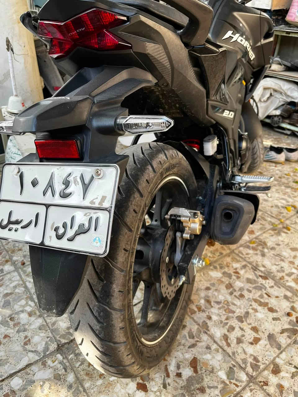 سلام عليكم      

هوندا هورنيت 200cc. كفالة ماشية 9.000km.   ماخذهة من شركة عجلة الخليج رقم وسنوية. 
معتني بيهة. امانة الله.   سعر 3.750.  للعلم ماخذهة ب 6.000 وية التحويل. وتكدرون تتاكدون من الشركة مكاني بغداد. ***********
