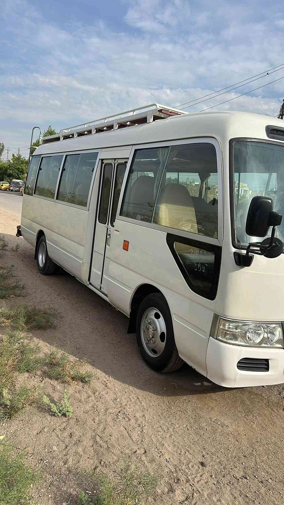 السلام عليكم كوستر 16//GLX//
كفالة من صبغ 
بيها بارد شي بسيط

 سيارة جديدة خير من الله
صدر جديد اكسن جديد تخم تاير انتاج 25
برجستون كشنات عصام سيباية ودرع ودرج

خام بلسم مكينة مجفتة خير من الله 
بيها تحويرة غاز ومامستخدمة
رقم بغداد بسمي سيارة

مكان سيارة بغداد غزالية اكتب تم يوصلك سعر
***********
