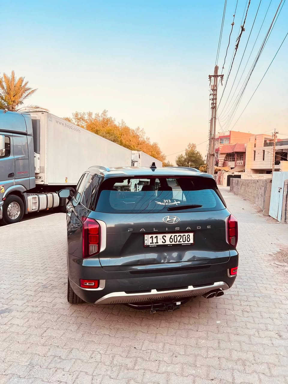 السلام عليكم لبيع 2022وارد امريكي كولكرافي
السياره فول عده 4x4 حادث السياره بنيد بارد وبل عراق صار طخه بل صندوق وبعده ما مصلح ماشيه 96الف مكينه وكير كفاله بدون صبغ وتبدل  مكان السياره بغداد ***********علي
