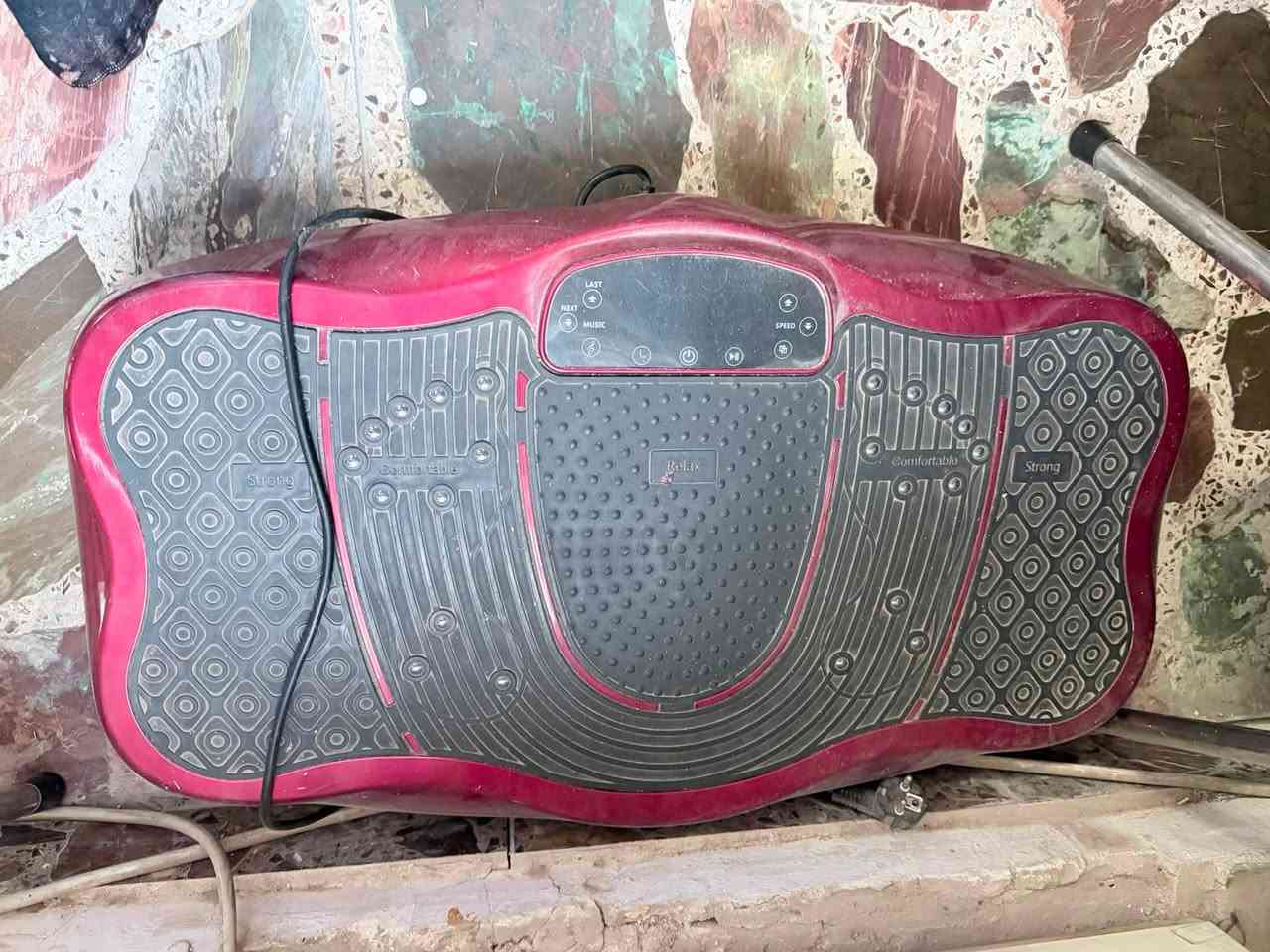جهاز لتكسير الدهون العنيده.   ***********
