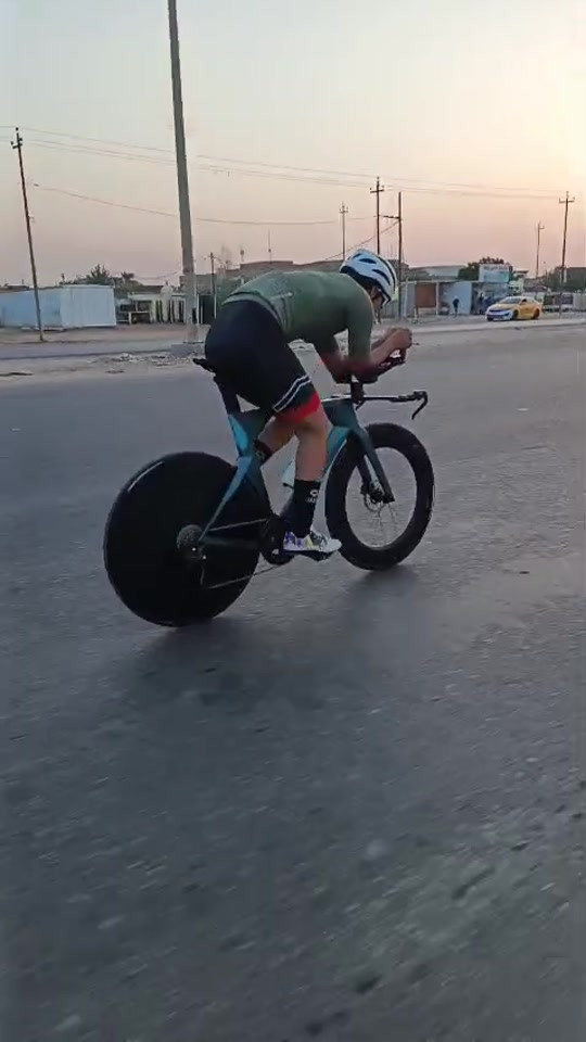 ️🔥 التجربة الأولى لدراجة JAVA VEGA TT من معرض تيزاب 💪 والتي ستشارك في سباقات Time Trial (TT) 🚴‍♂️⏱️ نتمنى التوفيق والنجاح والتفوق لجميع لاعبي الدراجات في العراق 🇮🇶❤️ من تيزاب… إلى منصات التتويج 🏆 ان شاء الله
